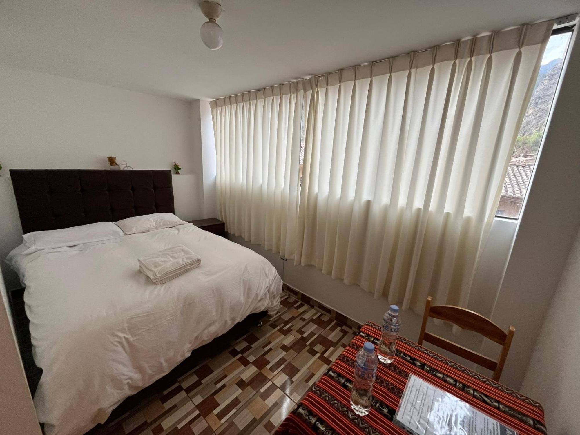Hostal Apu Qhawarina Ollantaytambo Kültér fotó