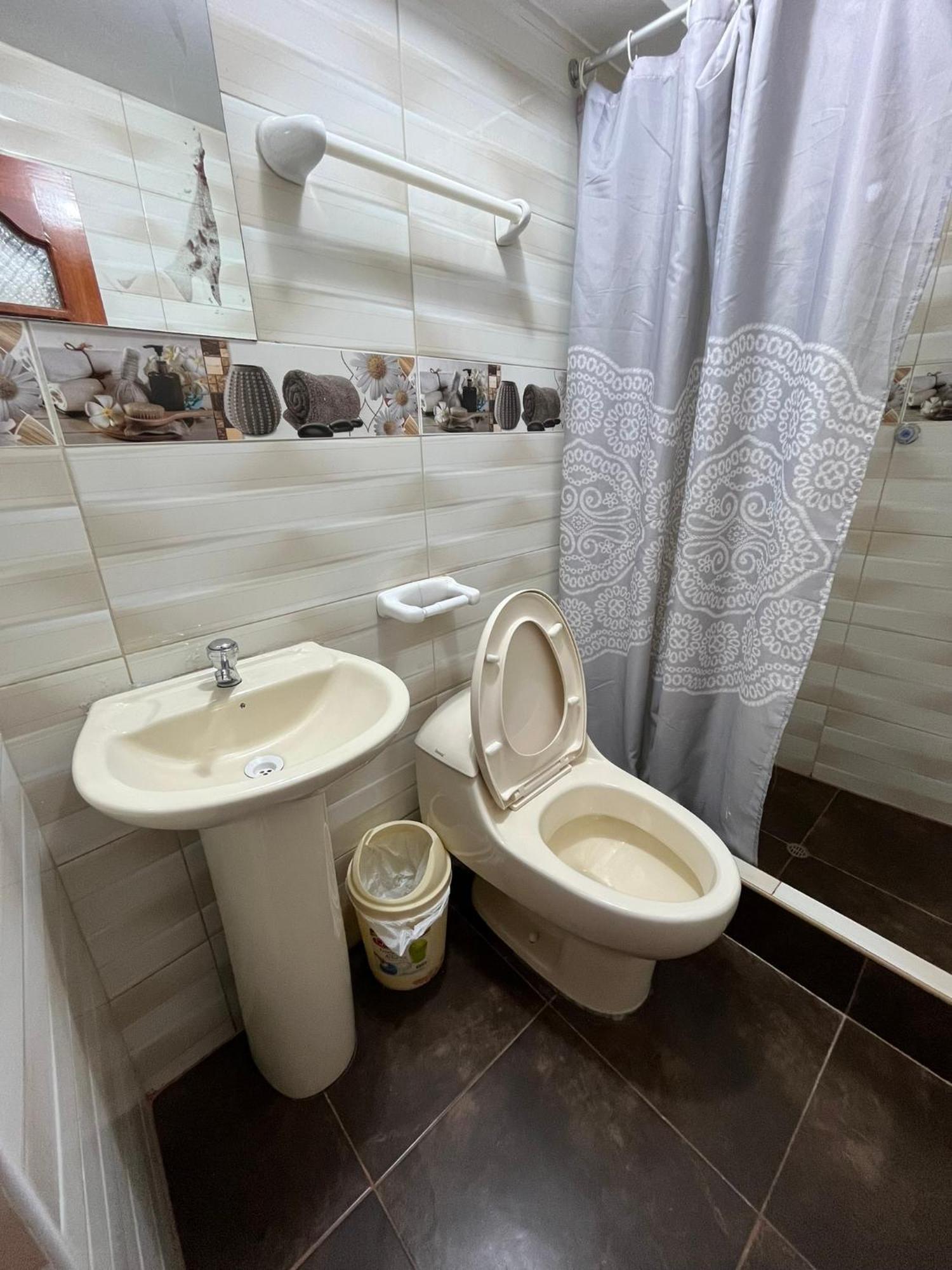 Hostal Apu Qhawarina Ollantaytambo Kültér fotó