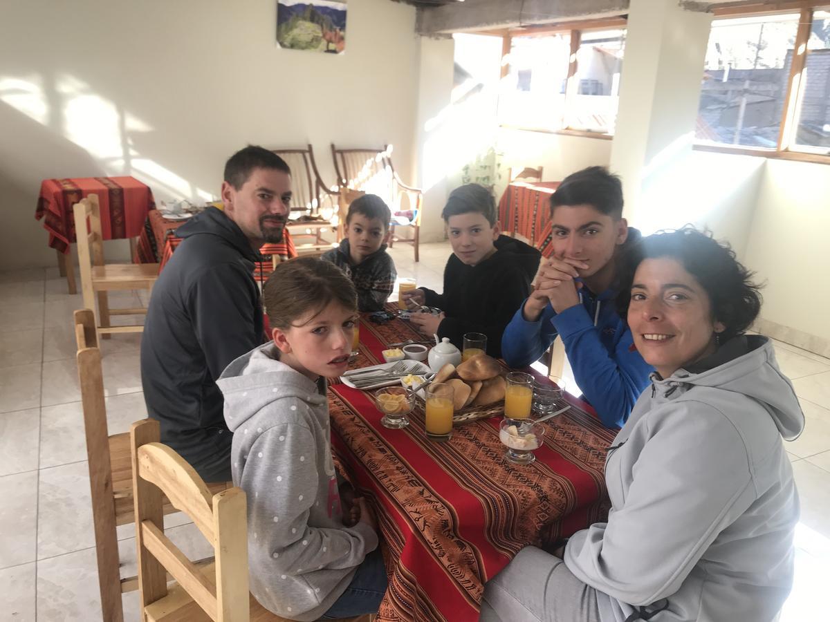 Hostal Apu Qhawarina Ollantaytambo Kültér fotó